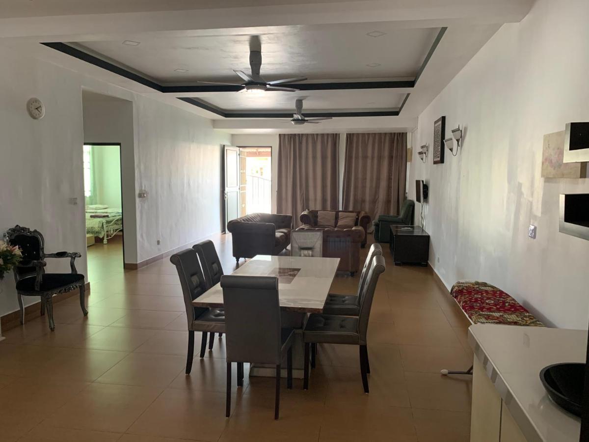 Villaparadise Homestay บาตู ปาฮัท ภายนอก รูปภาพ